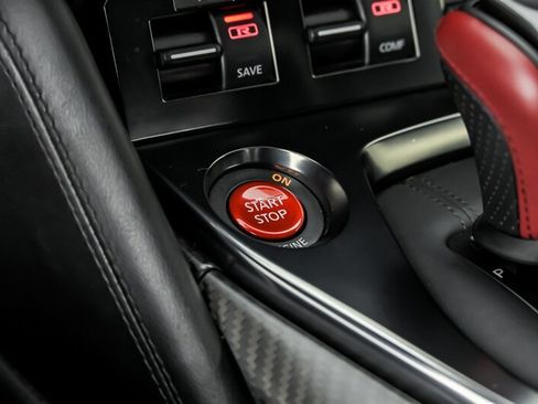 Used 2018 Nissan GT-R Premium AWD/4WD image 38
