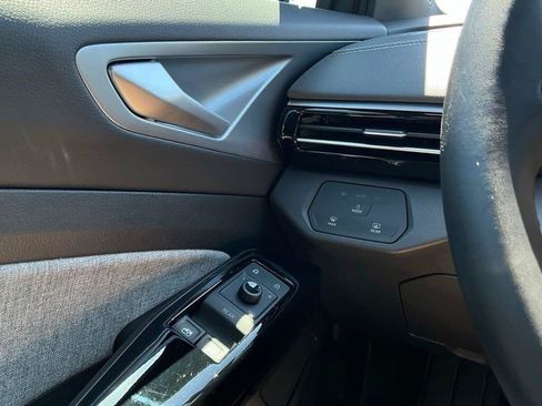 Used 2023 Volkswagen ID.4 Pro RWD image 21
