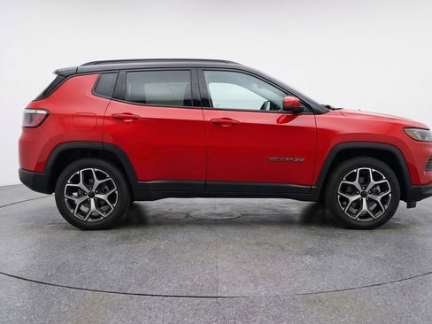 Used 2025 Jeep Compass Limited AWD/4WD image 11