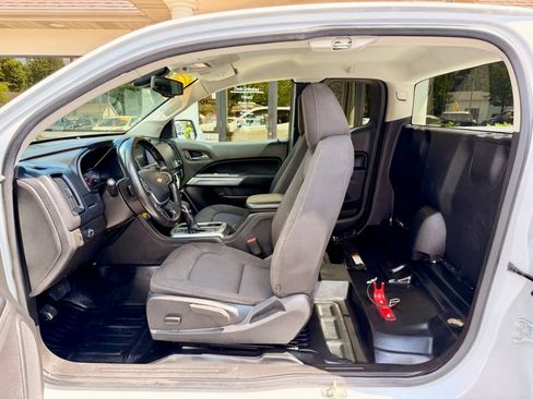 Used 2022 Chevrolet Colorado LT w/ Fleet Safety Package RWD image 16
