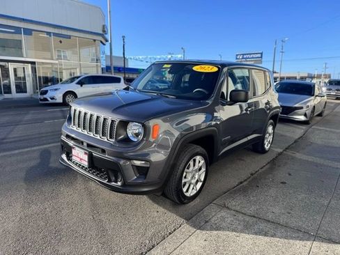 Used 2023 Jeep Renegade Latitude AWD/4WD image 1