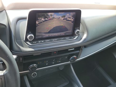 Used 2023 Nissan Rogue S AWD/4WD image 28