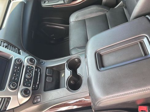 Used 2020 GMC Yukon XL SLT w/ Open Road Package AWD/4WD image 18