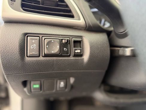 Used 2019 Nissan Sentra SV FWD image 18