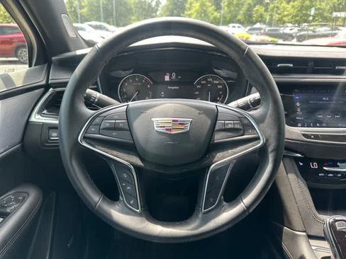 Used 2023 Cadillac XT5 Premium Luxury FWD image 17