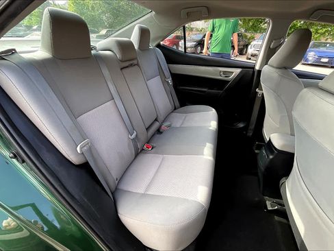 Used 2015 Toyota Corolla LE FWD image 19
