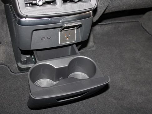 Certified 2026 Cadillac Vistiq Platinum w/ LPO, Floor Liner Package AWD/4WD image 16