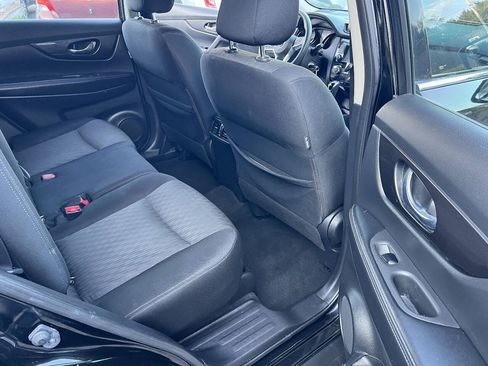 Used 2018 Nissan Rogue S AWD/4WD image 14
