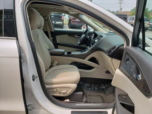 Used 2019 Lincoln Nautilus Reserve FWD image 20
