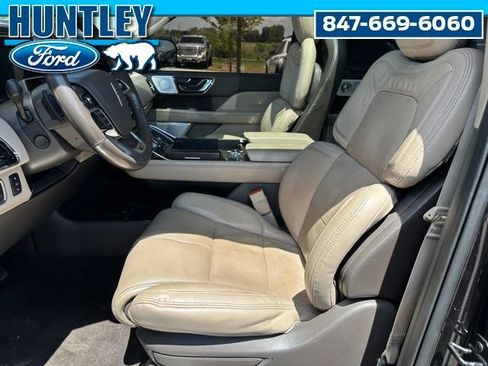 Used 2022 Lincoln Navigator Reserve AWD/4WD image 21