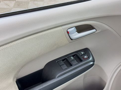 Used 2013 Honda Insight LX image 10