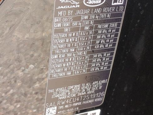 New 2026 Land Rover Discovery Limited Edition image 37