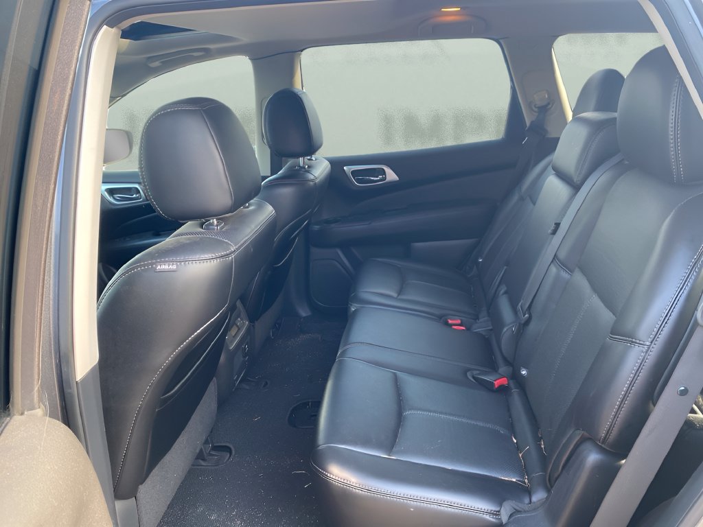 Used 2017 Nissan Pathfinder Platinum FWD image 10
