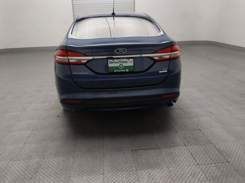 Used 2018 Ford Fusion SE w/ Fusion SE Technology Package FWD image 6