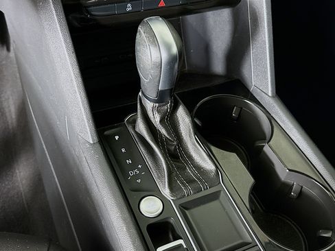 Used 2023 Volkswagen Atlas SE FWD image 19