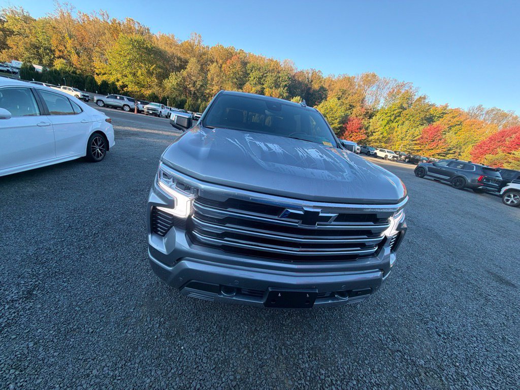 Used 2026 Chevrolet Silverado 1500 High Country w/ High Country Premium Package AWD/4WD image 2