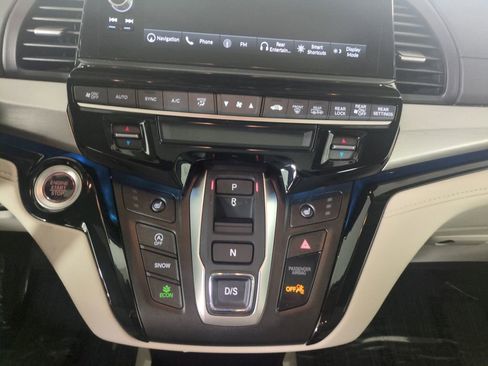 Certified 2025 Honda Odyssey Touring image 28