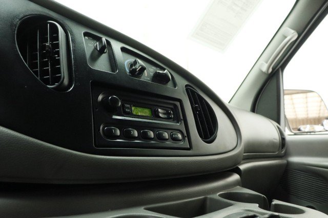 Used 2002 Ford E-150 and Econoline 150 RWD image 14