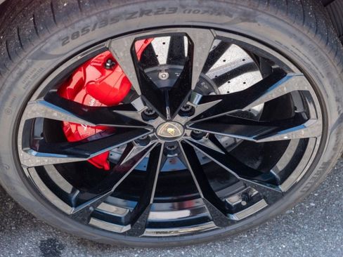 Used 2021 Lamborghini Urus AWD/4WD image 34