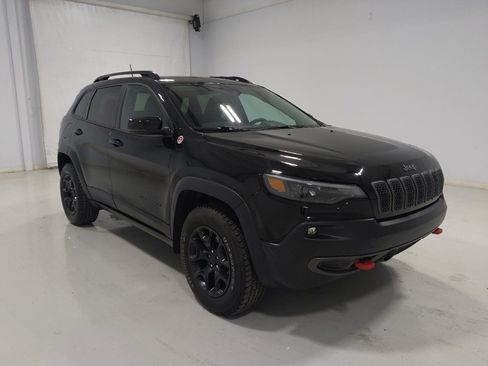 Used 2022 Jeep Cherokee Trailhawk w/ Premium Leather Package AWD/4WD image 13
