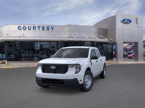 New 2025 Ford Maverick XL image 2