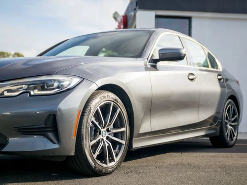 Used 2020 BMW 330i Sedan w/ Convenience Package RWD image 6