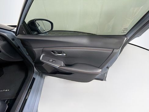 Used 2024 Nissan Sentra SR FWD image 30