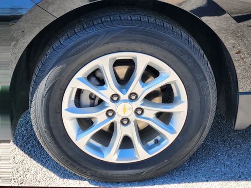 Used 2020 Chevrolet Equinox LS image 12