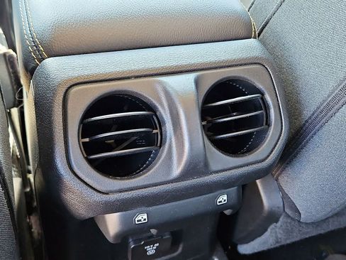 Used 2025 Jeep Wrangler Unlimited Sahara AWD/4WD image 26