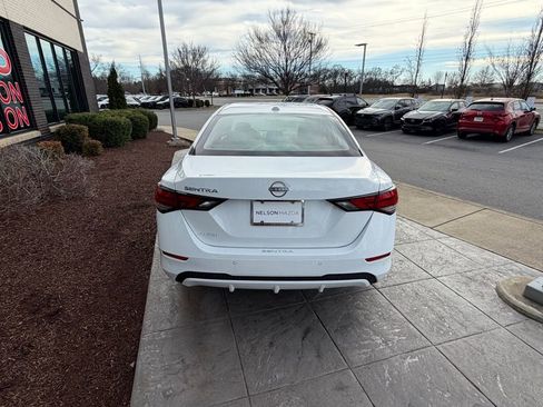 Used 2025 Nissan Sentra SV image 5