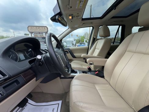 Used 2013 Land Rover LR2 HSE AWD/4WD image 10