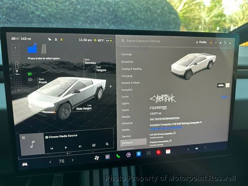 Used 2024 Tesla Cybertruck AWD Crew Cab image 23