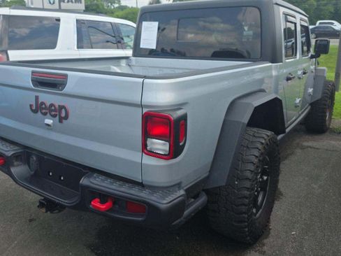 Used 2023 Jeep Gladiator Rubicon w/ Cold Weather Group AWD/4WD image 2