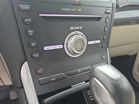 Used 2018 Ford Edge Titanium w/ Ford Safe & Smart Package FWD image 18