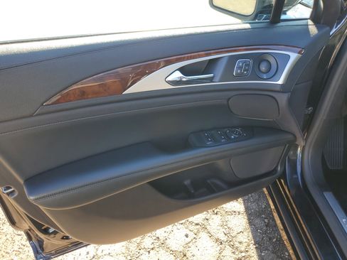 Used 2020 Lincoln MKZ Reserve w/ Monochromatic Package image 10