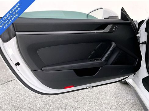 Used 2025 Porsche 911 Carrera image 22