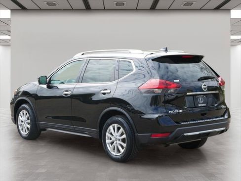 Used 2017 Nissan Rogue SV AWD/4WD image 4