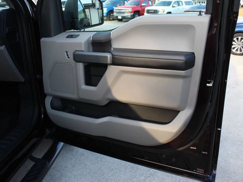 Used 2018 Ford F150 XLT image 26