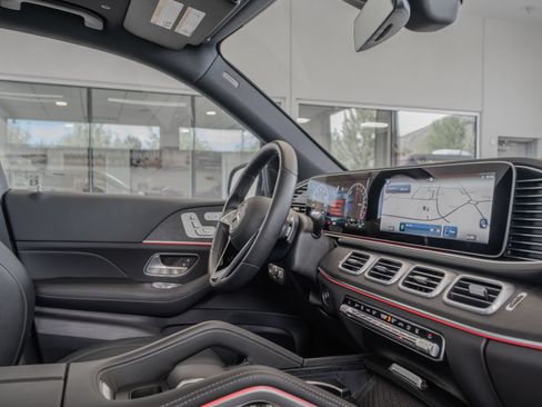 Certified 2025 Mercedes-Benz GLE 450e 4MATIC image 18
