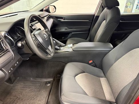 Used 2019 Toyota Camry LE w/ Convenience Package FWD image 20