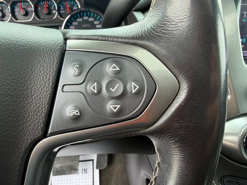 Used 2018 Chevrolet Suburban LT AWD/4WD image 23