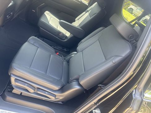New 2026 Chevrolet Suburban LT w/ Comfort Package RWD image 43