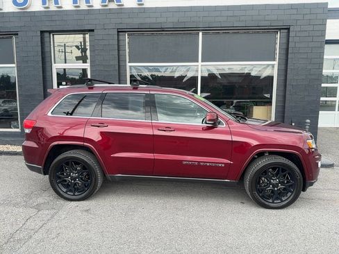 Used 2018 Jeep Grand Cherokee Limited AWD/4WD image 9