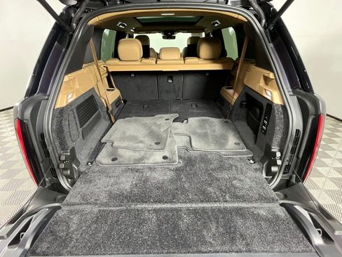 Used 2025 Land Rover Range Rover Long Wheelbase SE image 28