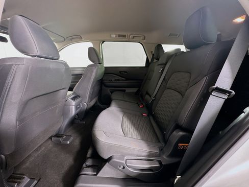 Used 2025 Nissan Pathfinder SV image 28