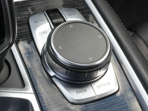 Used 2019 BMW 740i 740i w/ M Sport Package image 29