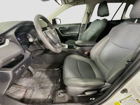 Certified 2023 Toyota RAV4 LE FWD image 21