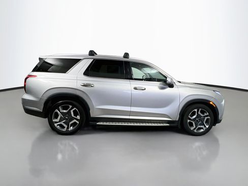 Used 2025 Hyundai Palisade SEL FWD image 3