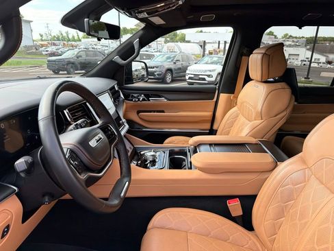 Certified 2025 Jeep Grand Wagoneer L Series III w/ Rear Seat Video Group 1 AWD/4WD image 7