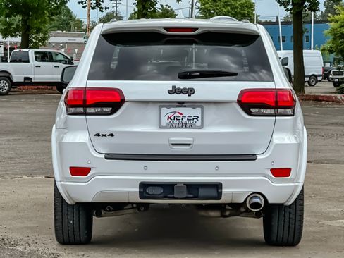 Used 2022 Jeep Grand Cherokee Laredo X AWD/4WD image 4